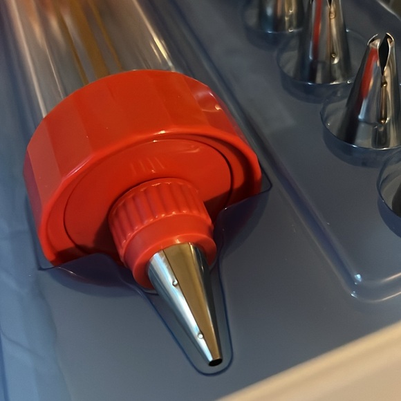 Kuhn Rikon Switzerland Professional Cookie Press and Decorating tips - Picture 5 of 13